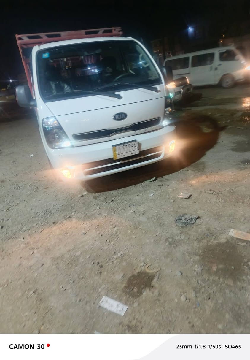 ***********
سلام وعليكم كيا حمل، 2014 2700كفالة عامة
كير ومكينه وكسل وشاصي ولاقطرت صبغ تخم  تاير تبريد شغال السعر 105وبيه مجال
