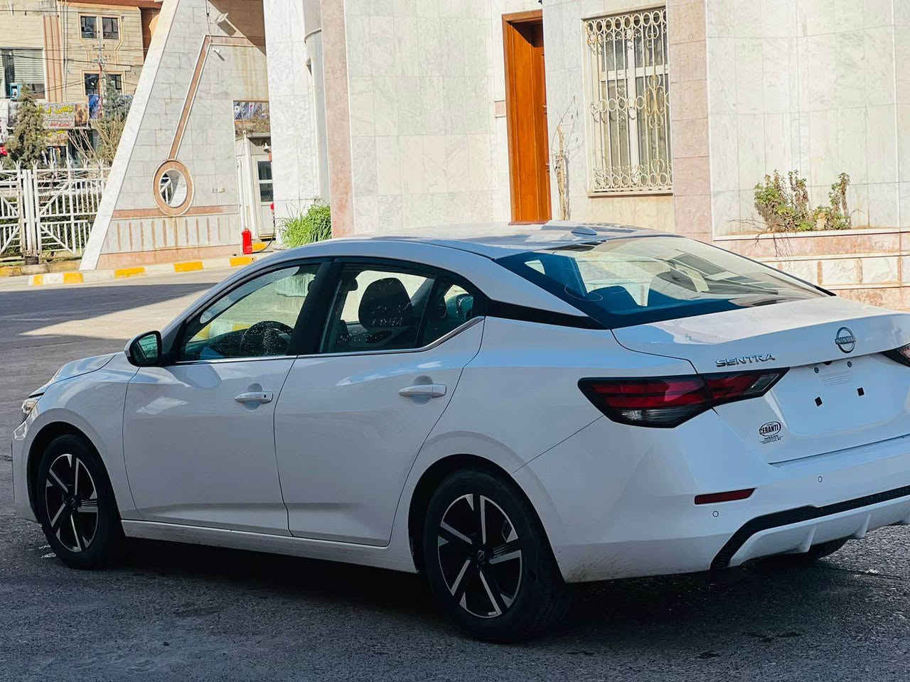 السلام عليكم 
نيسان سنترا موديل :2024 🔥
اللوان :ابيض  
سعر :118 
حجم المحرك : 2.0L ( 4,سلندر )
سياره كامله و جاهزه دينار مصرف مابيها ✅
ملاحظة السيارة : فقط صقف سبخ و حافه بئ دواخل 100%
بجم كبس 
بدوون ايرباگ 

المواصفات : SV
‏‎بصمة ابواب 
‏‎بصمة تشغيل 
تشغيل عن بعد : Remote Start
‏‎شاشة كبير‏
اوتو هولد :    Auto Hold
اوتو ستارات : Auto Stard 
رادار امامي (تحديد مسار)
‏‎رادار جانبي (نقاط عمياء)
‏‎رادار خلفي (التحذير من الاصطدام)
‏‎حساسات امامي
‏‎حساسات جانبي 
‏‎حساسات خلفي 
نظام : Eco
نظام : Normal
نظام : Sport
تحكيم ستيرين
ستيرين هيتر
كشنات كهربائي 
كشنات هيتر
تبريد لمس
تبريد مركزي
لايتات ليد وعدسة زينون 
بكلايتات LED
ويل كروم
وبعد هواية مواصفات…

‏‎تفاصيل اكثر الاتصال علی ارقام التاليه 
[***********]
‏ WhatsApp - Vibir‏‎‏‎‏‎
☎️[***********]

عنوان📍عقره دهوك, العراق
