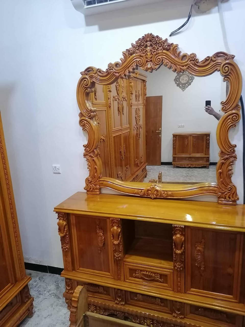 السلام عليكم غرفه للبيع مستخدمه شيء قليل السعر ٢,٥٠٠مليون بغداد الزعفرانية
***********
