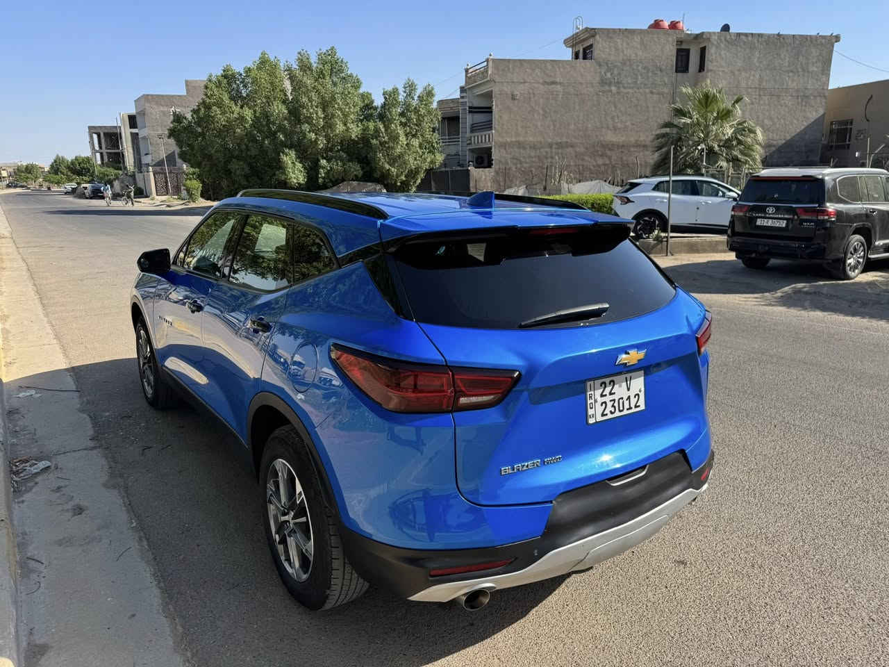 للبيع Chevrolet Blazer LT 2024
4x4
وارد أمريكي 🇺🇸
ماشية 42 ألف كم فقط 
فور ويل

المواصفات:

بصمة اربع ابواب 

* محرك 2.0 Turbo اقتصادي وقوي 
* جير أوتوماتيك 9 سرعات
* شاشة كبيرة + Apple CarPlay
* كامرة خلفية
* تشغيل بصمة وستارت
* تحكم ستيرن
* مثبت سرعة
* LED أمامي وخلفي
* رنكات سبورت
* حساسات
* داخلية مرتبة جدًا
* تكييف ممتاز امامي خلفي قطعتين

السيارة بحالة ممتازة جدًا
فقط صبغ باب الصندوق الخلفي
ما عدا ذلك السيارة نظيفة جدًا

السعر: 195 ورقة وبيها مجال بسيط
مكان السيارة: بغداد - شهداء السيدية

للاستفسار: ***********
