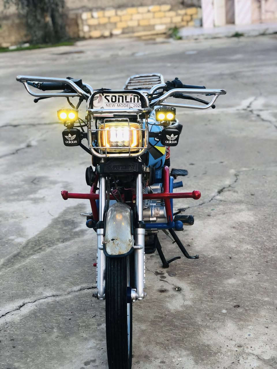 سيفان صونك موديل 2021محرك مافتوح كلشي شغلل سلف نكره نشاط فول طخم توير جديد درع حيل نضيف سعر 500بيع فقط كياره جنوب الموصل ***********
