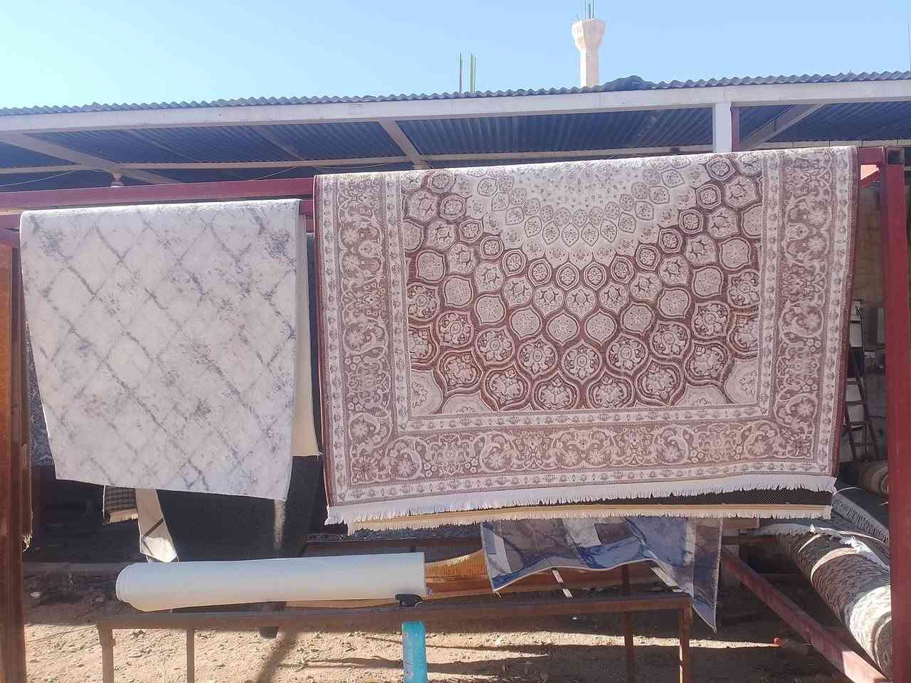 يعلن گراج  لغسل البطانيات والتخم والسجاد المنزلي بكافة انواعه 
سعر غسل المتر  المربع للزولية 600 دينار يعني الزولية 3×4 تكلف 7000 مع التغليف  
اذا كان العدد اكثر من (3) قطع يكون التوصيل مجاني من البيت للبيت  
باداره: ابو كرم 
 الاستفسار:  ***********
الموقع: هيت الدواره قرب معمل نجار محله او بل قرب من جامع ابو الطيب
