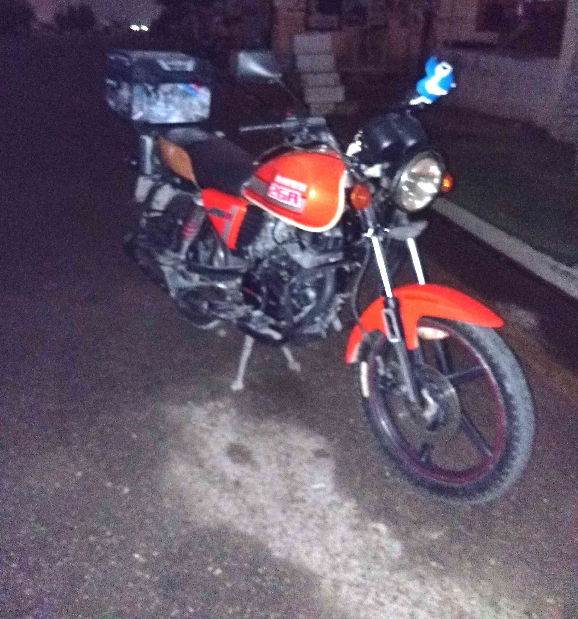 سلام عليكم
مراوس فقط بنفخ كون انضف واحلى من دراجتي كون فرق قليل
دراجه دايون 2021 اوراق اصولي الدراجه كامله وكلشي شغال 
كهربائيات سلف ريمونت 
النقص ونه بلكير بثالث فقط
اريد امراوس بدراجه دايون نفخ بس كون  انضف منه
مع فرق قليل 
عنوان كربلاء قرب جامعه العميد شارع نجف كربلاء 
***********
