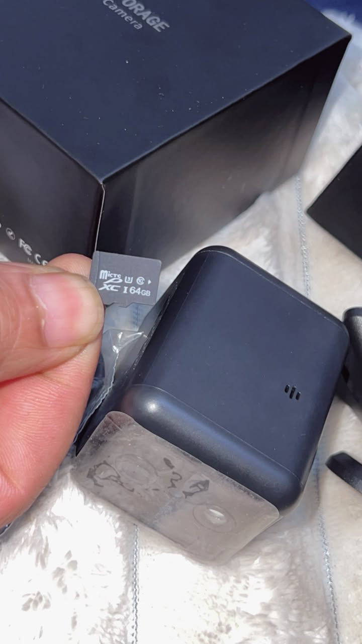 كاميرا للبيع
تنربط ع الموبايل تسجيل بيها صورة وصوت 
بيها ميموري ١٤٦ گيگا 
للبيع ٢٥ مع التوصيل وشرط الفحص والشغل


**إذا كنت صاحب هذا الإعلان وتريد حذفه لأي سبب، رجاءا أرسل رسالة إلى الدعم الفني**