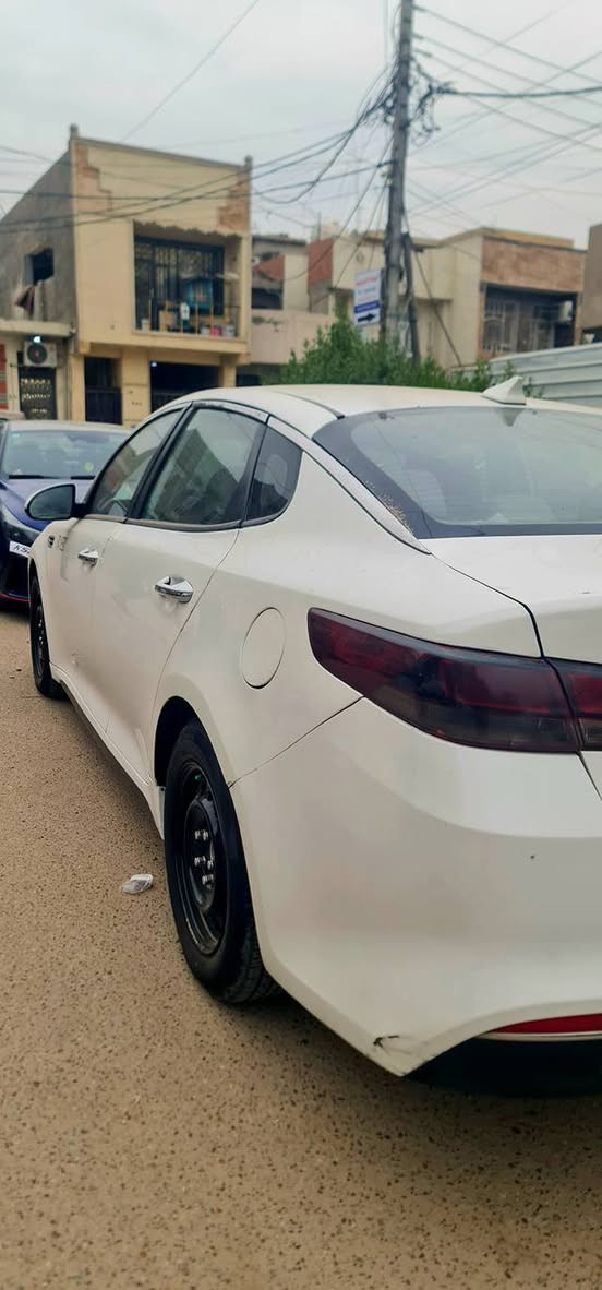 اوبتيما 2016
...................
رقم سليمانيه 
...................
محرك 2400 دوش 
...........................
سياره بيها 5 قطع بس ابيعها حزام 
..............................................
قماره مكفوله 
...................
محرك وكير وحداديه مكفوله 
.......................................
$110وبيها مجال تدلل
.................................
***********
