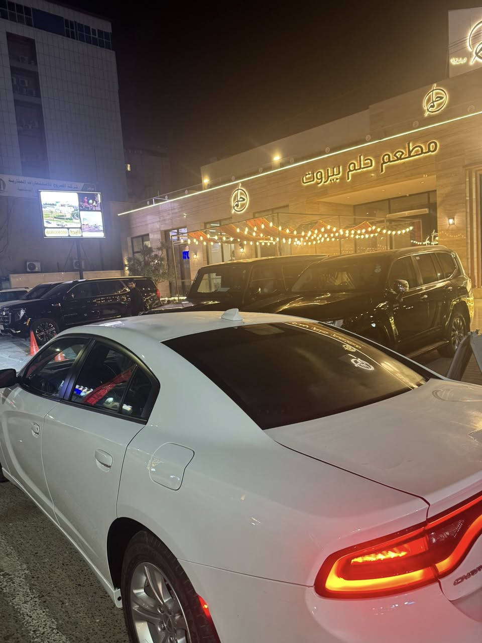 سلام عليكم سياره جارجر موديل 2023 اصل حادثها جاملغ وبنيد الجاملغ راجع بارد ولاقطره صبغ السياره ماشيه 12mi يعني زيرو حادثها موجود وسونار موجود السياره باسمي تحويل ثاني يوم السعر 240 والاستفسار ***********♥️.
