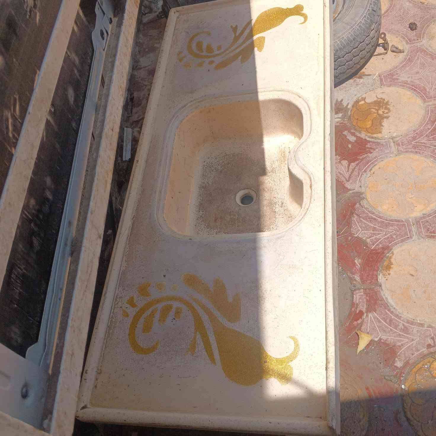سنگي وطباخ للبيع لاستفسار ***********
