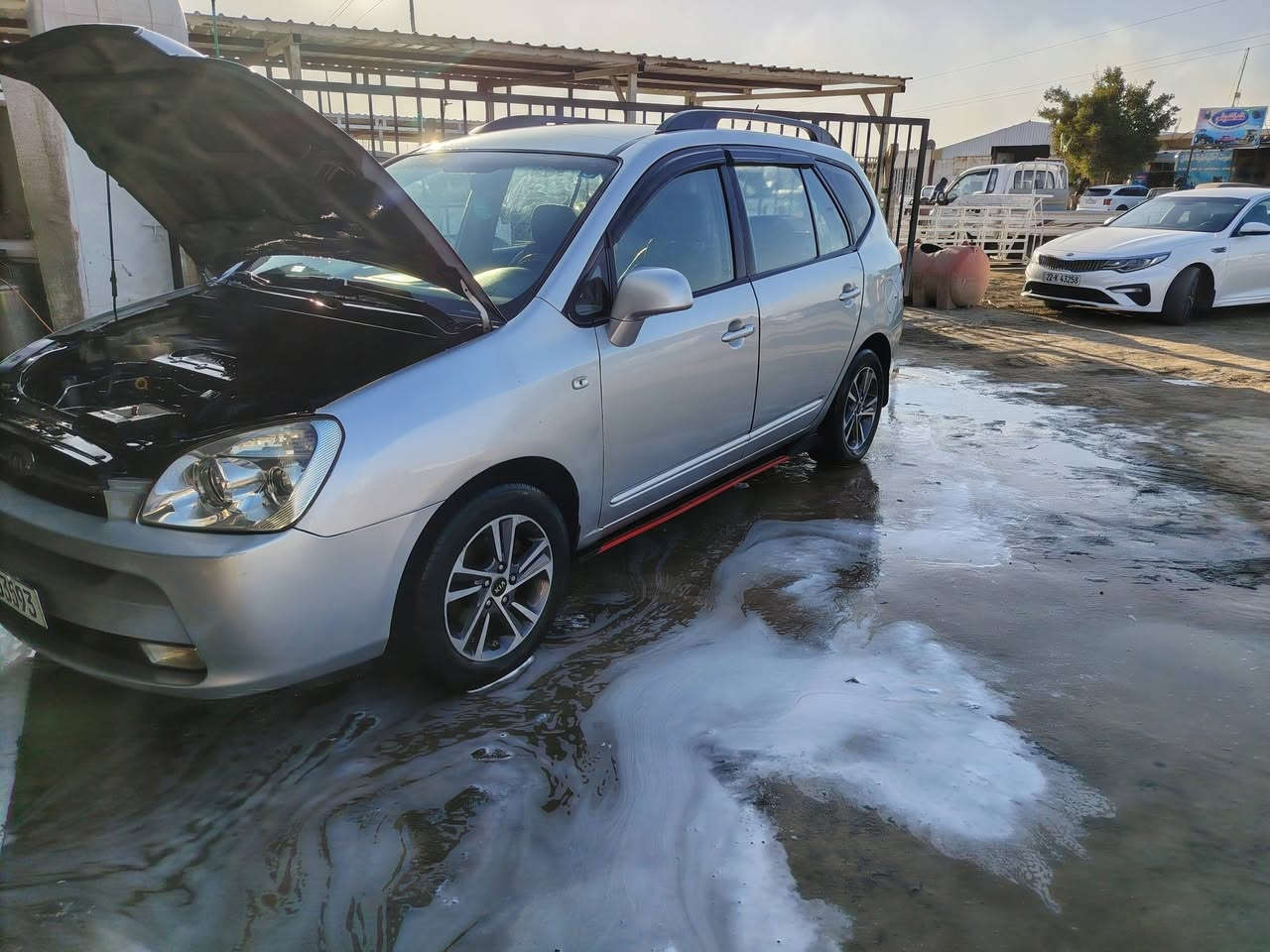 رندو رقم بغداد 2009 وارد أمريكي  5 راكب صبغ حزام جماليه بدون ظربه بس الوارد مالت امريكيه جاهزه تدفئه تبريد كير محرك خير من الله حداديه كلها جديده عليها ادامة كامله محرك 2400 دوشش
*********** سونارها موجود عدي الرقم بي واتساب
