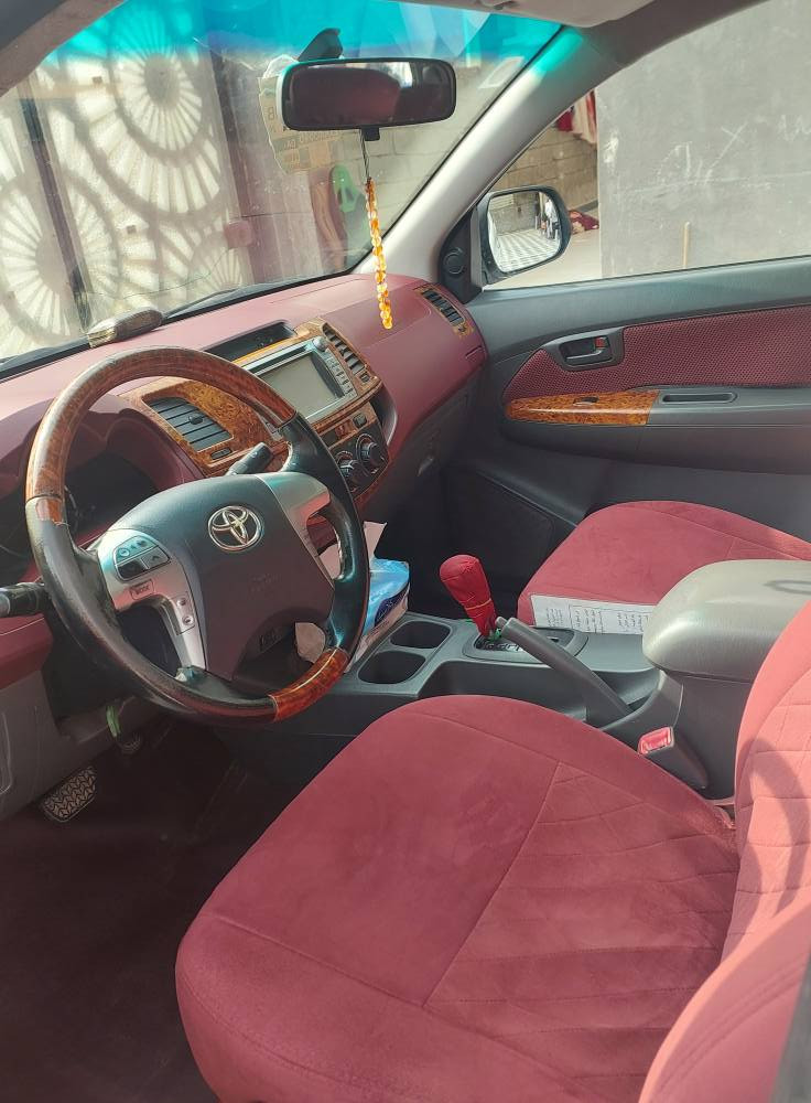 السلام عليكم تيوتا هايلوكس 2015 بسمي من دخلت رقم بصرة انكليزي  بيها بارد فقط كير اوتماتيك كويتي شاصي 19 تخم تاير برجستون الاصلي حدادية جديدة كلة وكالة مكفولة من الصبغ بيها بس 3 مكانات بارد محرك وكير ما مفتوحة وكالة ماشية 300 و 60 الف
السنوية لل 2032 تنتهي 

السعر : 230  

الرقم : ***********
