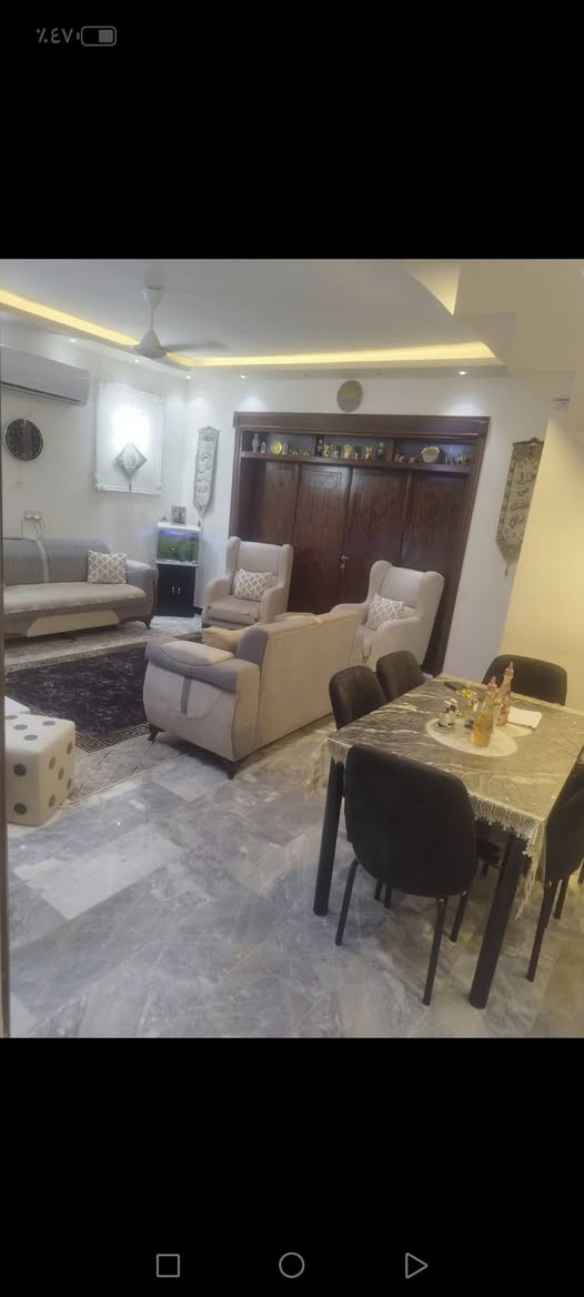 للبيع بيت بالكاظميه بالطي شارع الصافي الفرع السابع مساحته 150 ااواجهه 9 ملك 100 أوقاف 50 للاستفسار الاتصال على الرقم ***********
