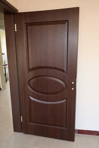 عندي ابواب داخلي تركي اصلي نظيف كلش قياسه 90*210 سعره 85 الف عندي 6 اب...