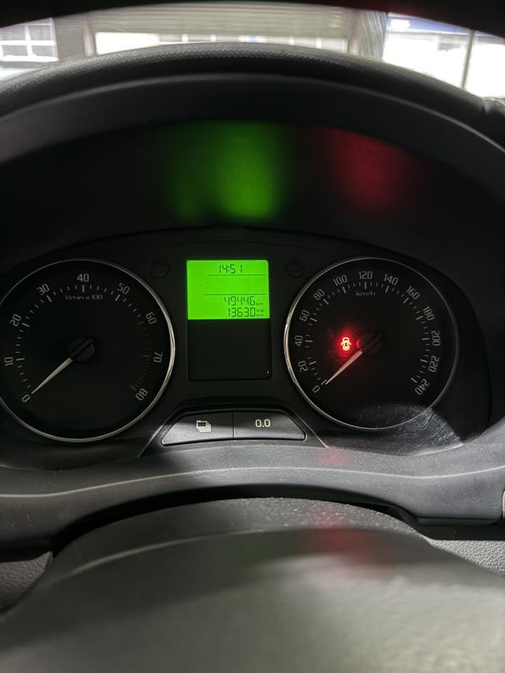 سكودا  fabia موديل ٢٠١٤ شريكه
ماشيه فقد (٤٩الف km)
سفر شريكه
حتا سپير ما نزيل
سياره بها تعديلين فقد بدون دعم بدون سبخ
تحويل وكاله شرط
سعر بلاش بلاش (٨٨) ورقه 
عنوان : دهوك تيرمينه ل معرض لاريس رقم ٥٤
ته له فون: ***********
