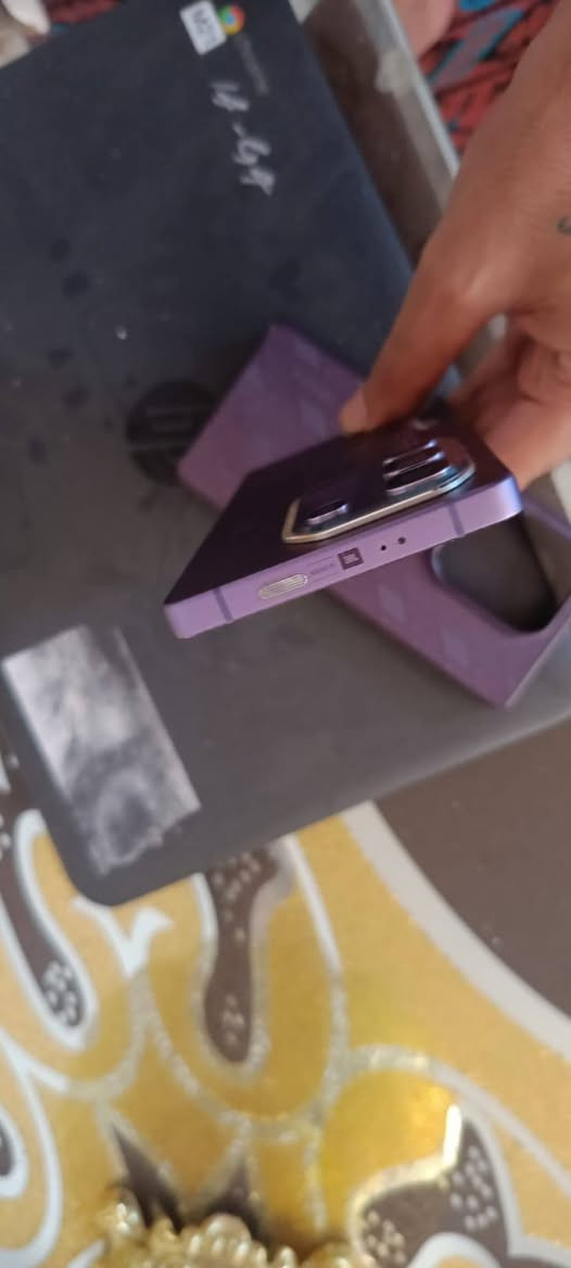 سلام عليكم ام فنكس نوت 50ذاكره 256بل بوبجي 60افريم كامرته اقوه من لايفون تلفون ما داخل تصليح ابد تفحص عله راحتك بي 5اصوات تغير بل مكالمه مراوس بدراجه شعندك نزل راس براس


**إذا كنت صاحب هذا الإعلان وتريد حذفه لأي سبب، رجاءا أرسل رسالة إلى الدعم الفني**