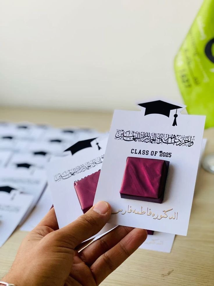 من كان سببًا في رزقي ارزقه الله أضعاف ما يتمنى 
توزيعات 
مسكات
لوحات
ستيكرات 
للخريجات 
@إشارة


**إذا كنت صاحب هذا الإعلان وتريد حذفه لأي سبب، رجاءا أرسل رسالة إلى الدعم الفني**