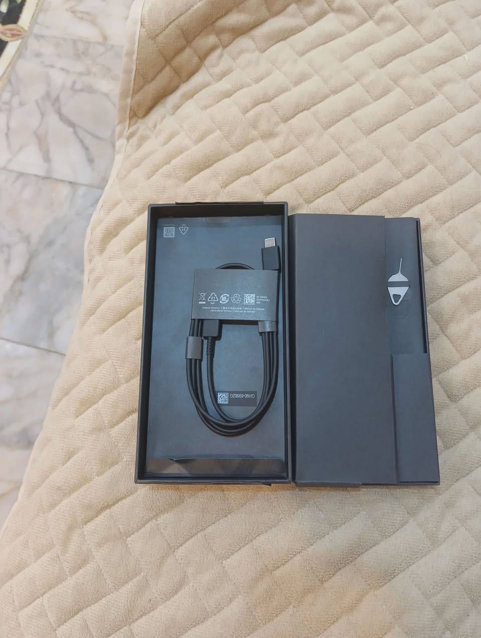 سامسونج الترا S25 ذاكره 12/1TB (تيره) نظافه 100% استخدام 5 اشهر لون تيتانيوم مع كامل ملحقاته السعر 1650 مكاني حلة بابل (نادر 2 ) متواجد على الفيس وعلى الاتصال رقمي ***********

