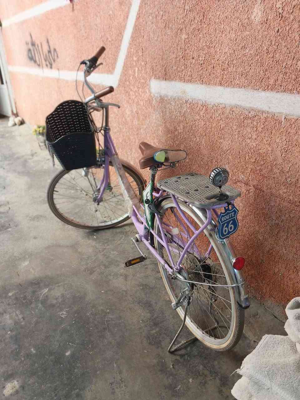 سلام عليكم بايسكل يابانب للبيع باله مال حاويه كير السعر 120 بي مجال حك الجيه الرقم الهاتف ***********
