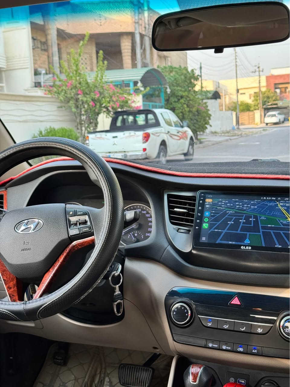 هونداي توسان ٢٠١٨ وارد خليجي 
السيارة مواصفات التوسان المعروف 
كراسي مخمل 
اشاير بل مري 
ومري شفط 
شاشة كار بلي 
تبريد قطعتين
 كامرة خلفية 
محرك الفين دوش 
ماشية 141 كيلو 
‎رقم دولي السيارة نظيفة ومناقصها شي بيها ملاحظات مبينات بل صور ورصعات بل سقيفة 
***********
بغداد
رايدها ١٦٩ بغداد, العراق
