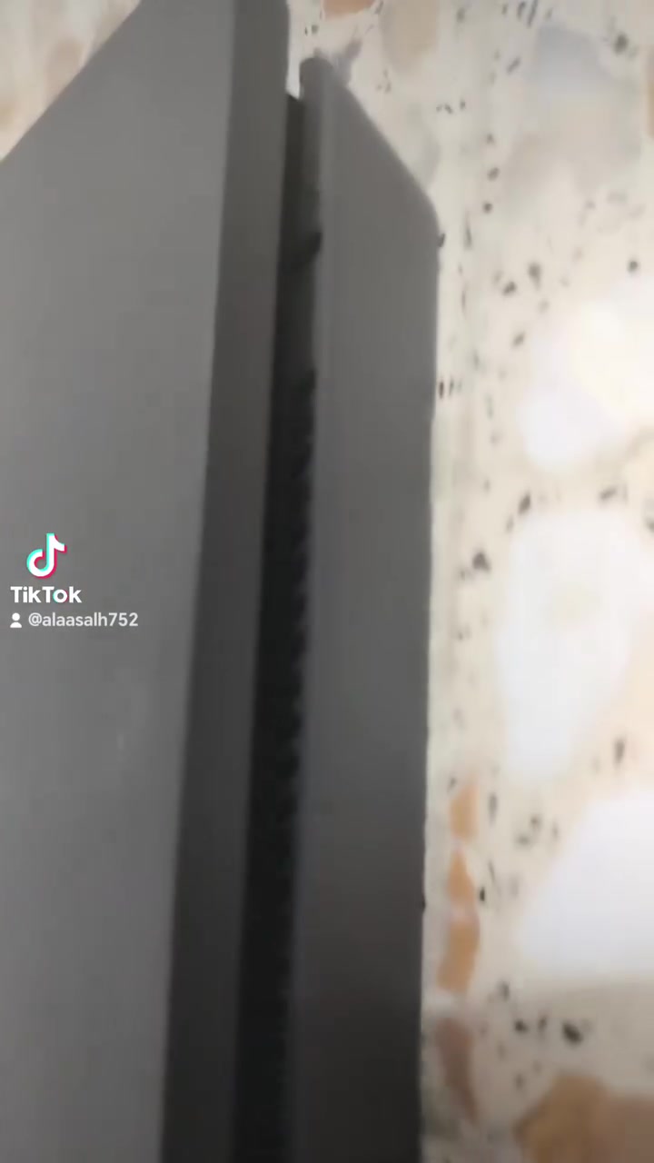 الي يريد يتواصل اويانة على هاذ الرقم ***********
