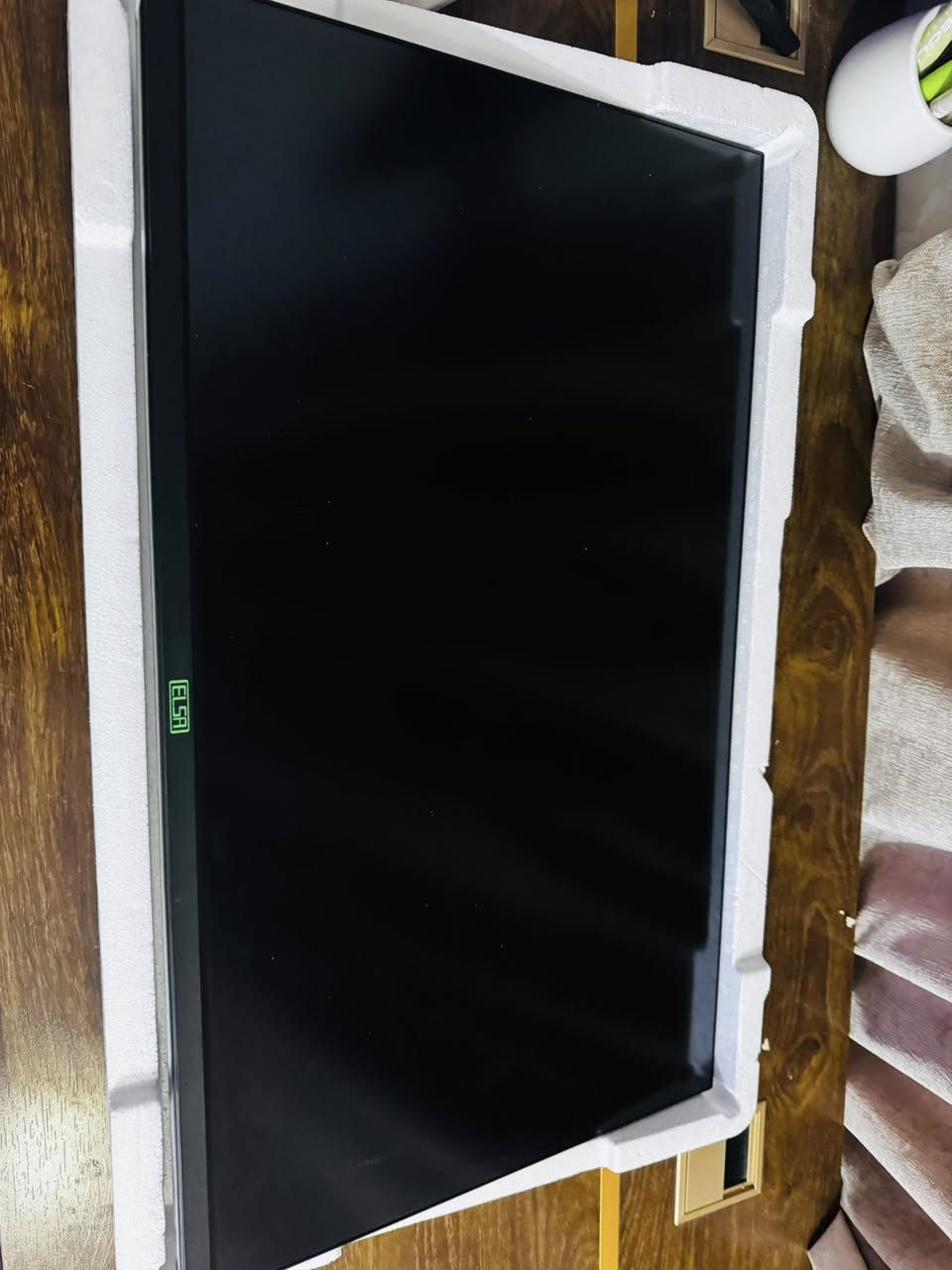 شاشة للبيع من شركة ELSA
نوع الشاشة Panel

المواصفات 
185Hz
 • 0.5ms
 • IPS
 • FreeSync / G-SYNC
 • Full HD

يعني مناسبة جداً للألعاب التنافسية

المكان بغداد مدينة الصدر شارع الفلاح 

رقم  ***********

السعر 150 بيها مجال
