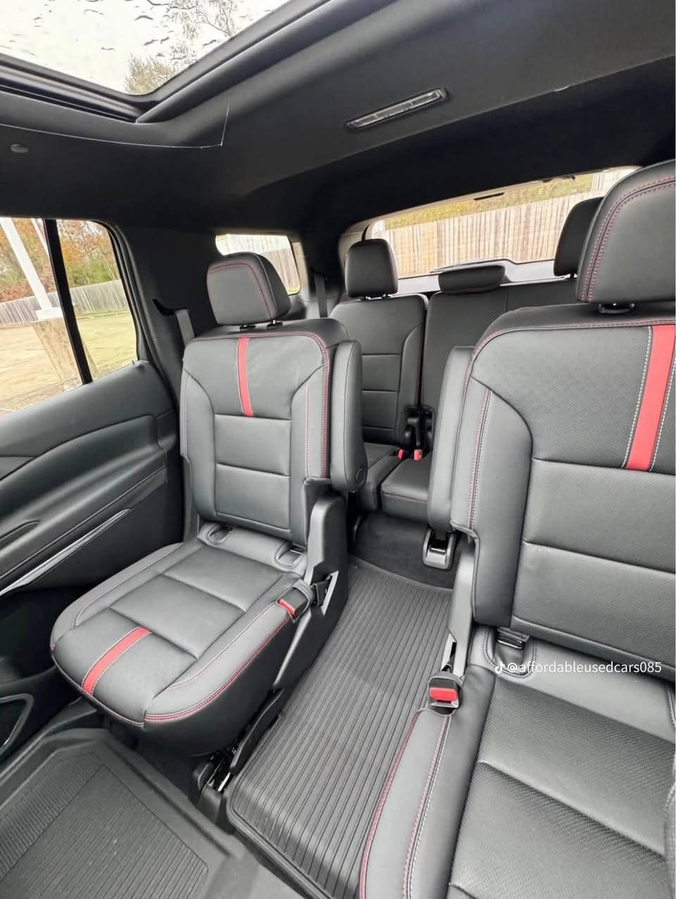 شوفرليت ترافرس R/s 2024
مرقم بغداد شهداء كاملة 
مواصفات 
محرك ..2.5 لتر، 4 أسطوانات، توربو 8A
328 حصان
7راكب 
مواصفات معروفة ..
مقعد الصف الثالث
نظام تثبيت السرعة التكيفي
أبل كار بلاي
كاميرا محيطية 
مراقبة النقطة العمياء
بلوتوث
مقاعد مُدفأة
الدخول بدون مفتاح
مقاعد جلدية
باب خلفي كهربائي
مقاعد كهربائية
مساحات استشعار المطر
مكيف خلفي
بدء التشغيل عن بعد
جاهز للراديو عبر الأقمار الصناعية
فتحة السقف /
حزمة السحب
ميزة نظام الصوت Bose Premium المكون من 12 مكبر صوت
نظام ملاحه 
نقطة اتصال واي فاي وهواي مواصفات 
 سياره جاهزه من كل نواحي مكان سياره بغداد 
رقم هاتف *********** 
سعر 3 شدات 70 ورقه وبيهة مجال
