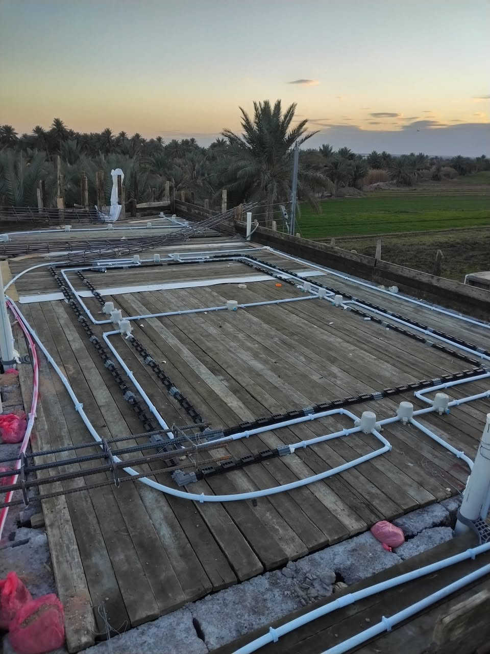 الحمد لله اليوم تم انجاز بيت احد الاخوه اناره بروفايل ونشر سقف
احمد العيساوي ***********
