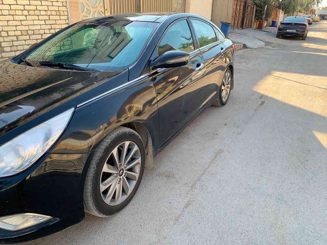 السلام عليكم سوانت 2012وارد امريكي مصبوغه حزام  مبدل بنيد وجاملخ الامامي الايمن 
السياره حلوه كير ومحرك مكفولات 
تحكم ستيرن 
كير شفتات
مري شفط بس ميشتغلن
بيها فتحتين سلايد 
بانوراما  السعر 90 وبيها مجال للطيبين 
باسمي ***********
