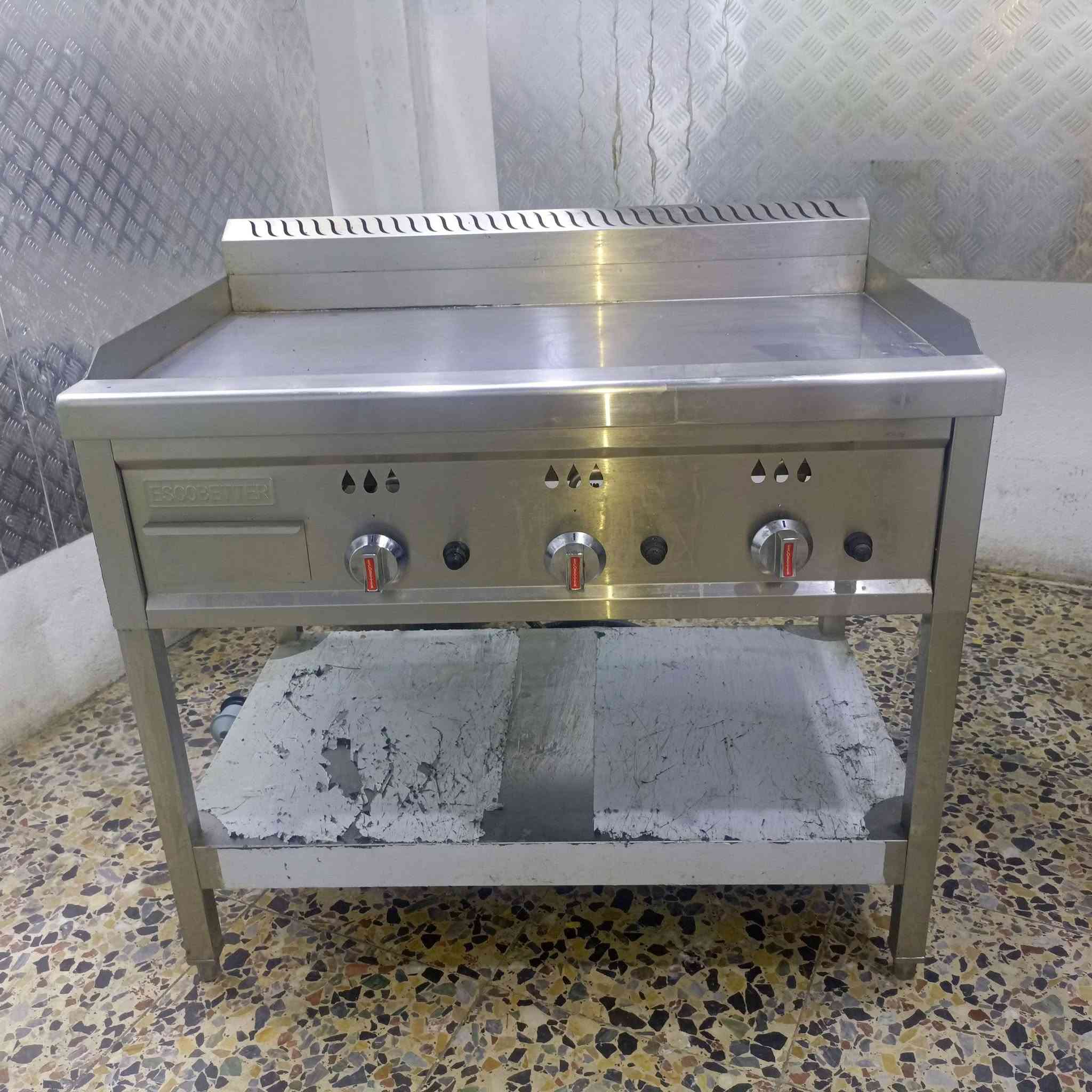 غراض مطعم كامل للبيع 
***********
