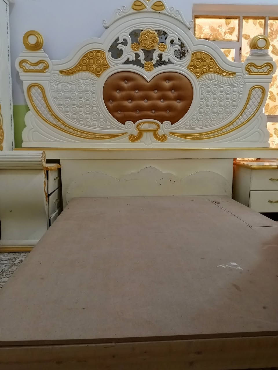 غرفه للبيع نظيفة الاتصال على الرقم ***********
