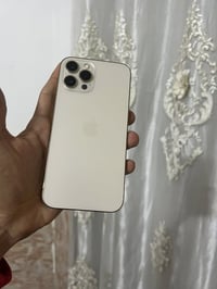 12 برو ماكس مبدل شاشه وبصمه متوقفه ومبدل كامرات بطاريه ٧٨ سعر ٢٦٥ قفل ...