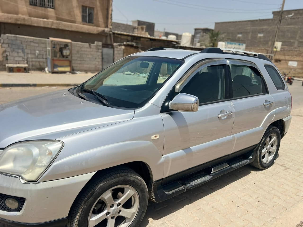 للبيع kia سبورتج
موديل: 2010 خليجي

رقم : انبار ب اسمي تحويل ثاني يوم ♻️

مكينه وكير: كفالة برغي مملعوب بيها ✅

ضرر السيارة: جاملغ الخلفي جهة الصدر صبغ فقط فقط لا دواخل ولا ايرباك ✅

مكينه: 2000cc دوش ✅

مكان السياره : بغداد الدورة 

رقم الهاتف: *********** متوفر واتساب واتصال 

السياره خير من الله مايوم وكفتني بشارع ولا بيها اي مشكله على إيد جناي سبورتج مناقصها اي شي
