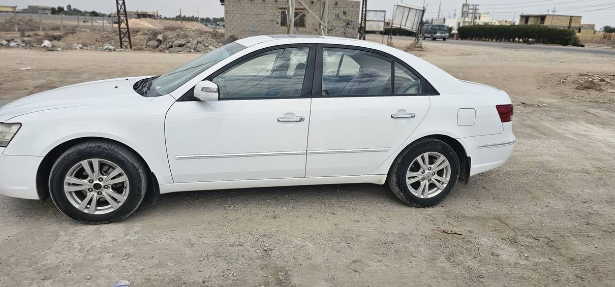 #بيع مستعجل 
سياره سوناتا للبيع مديل ٢٠١١ رقم بغداد (مشروع وطني)
خليجي مكينه ٢٠٠٠ والسنويه صالحه ٢٠٢٨ ونقل ملكيه مباشر(مداور مباشر) والسياره مكفوله من (كير ،حداديه، تبريد).... العنوان بابل / كفل
للاستفسار الاتصال ***********
او مراسله الصفحه
