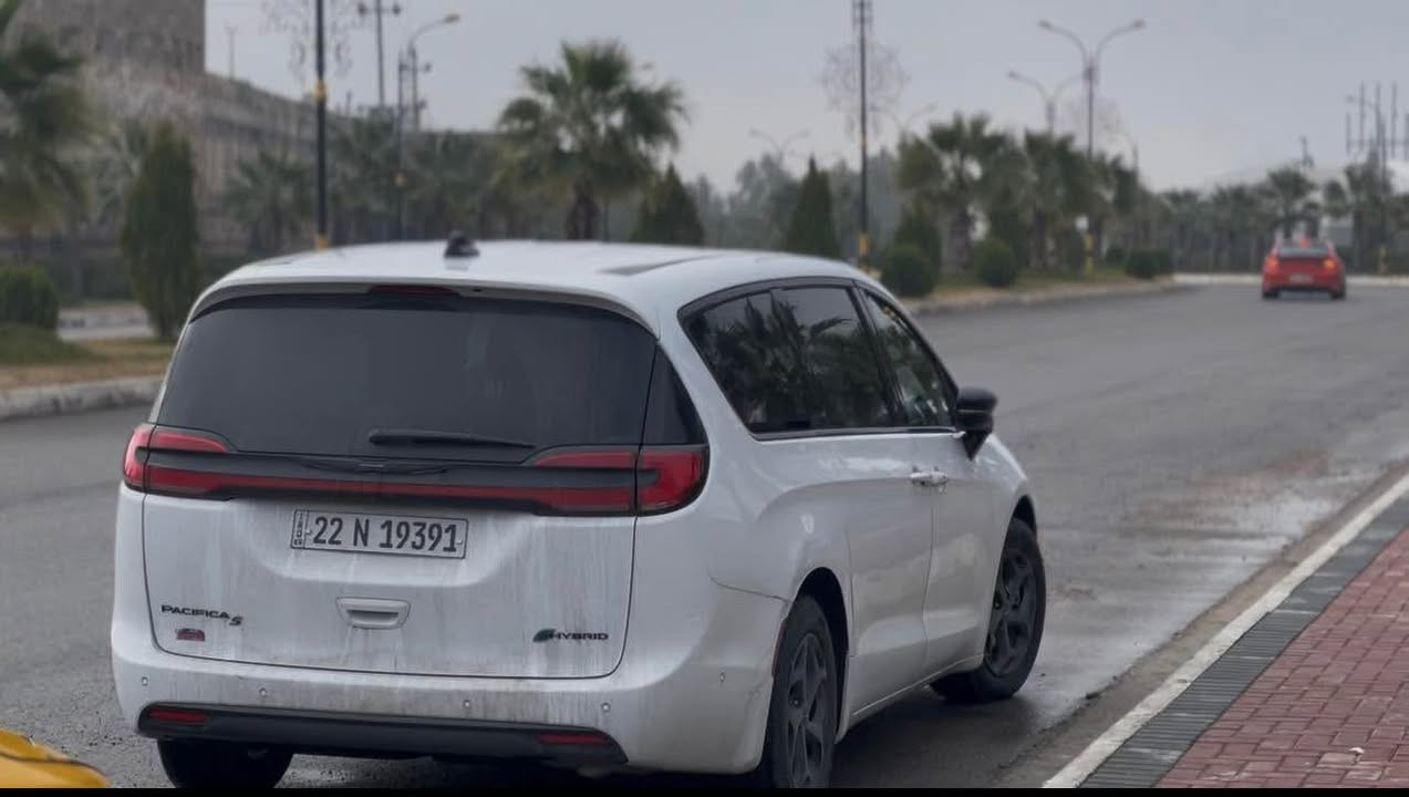 للبيع 
باسفيكا هايبرد S 23  لمتدد 
لون ابيض 
السياره مليانه مواصفات فول للاخير 
بانوراما تدفئه تبريد كشنات كشنات كهرباء ثنينهن الامامي
وبعد مواصفات لمتدد معروفه تختلف عن العاديه 
ماشيه 34.000 مايل 
سياره كلش نضيفه وجديده حادثه سطحي موضح بلصور
فقط بنيد مصبوغ ودعاميه 
  والسياره بيها نقص الرادار الامامي  
رقم اربيل باسمي تحويل ثاني يوم مكانها اربيل 
السعر $320  
للتواصل 
*********** أربيل, العراق
