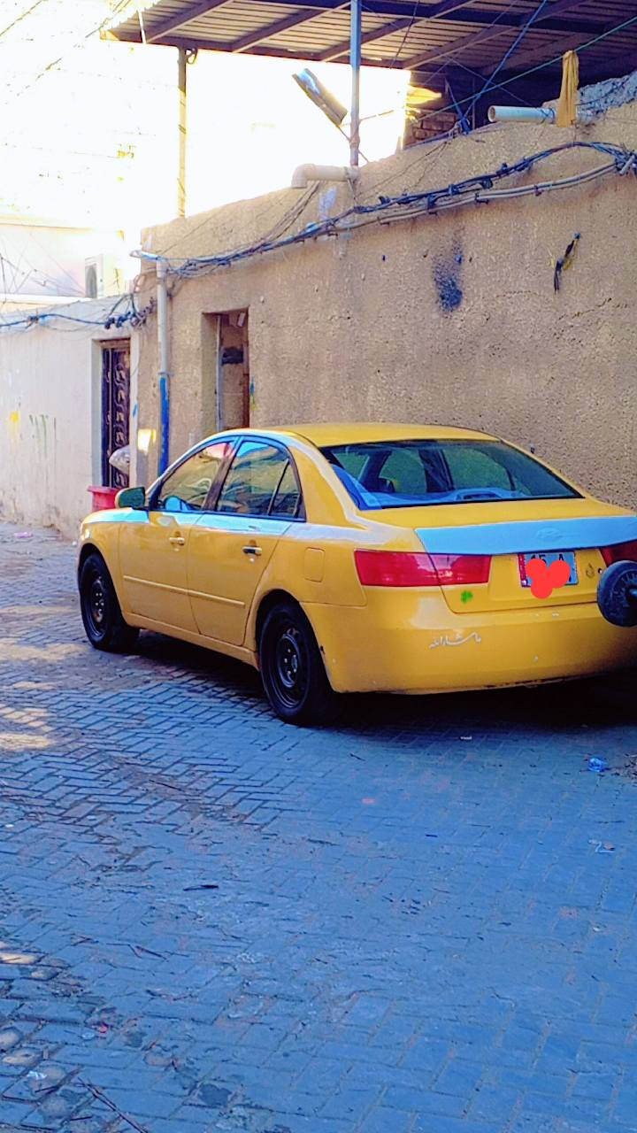 السلام عليكم سوناتا موديل 2008خليجي مكينه 2000 كير عادي ٧نمر تخم تاير جديد حداديه جا هزه منضومه لا يت وكهرباءيات كامله ما بيها نقص بيها طخه بل جاملغ الخلفي بدون دواخل نقص العنوان بغداد السعر 77ورقه رقم الهاتف ***********
