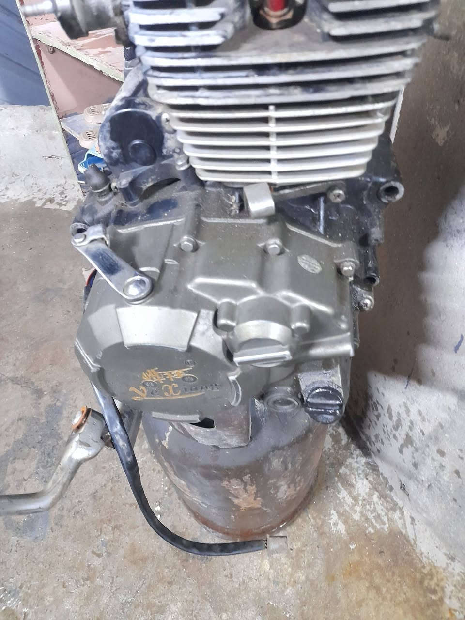 سلام عليكم محرك ستوته مديل ٢٣ بلادي يرادله تجفيت  مكان بغداد  ***********
