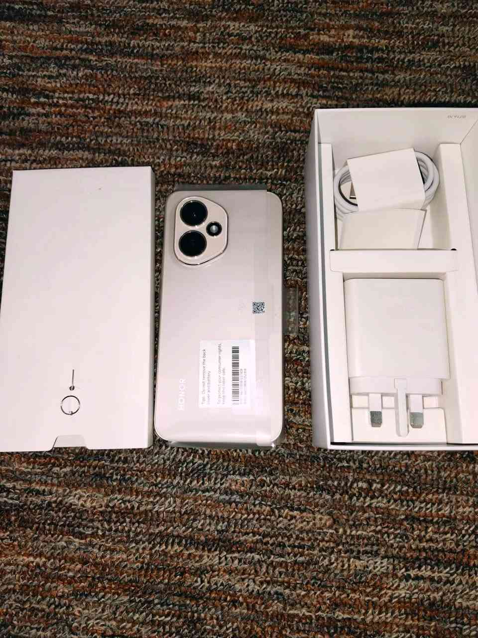 للبيع فقط ماراوس ب(٤٠٠الف) فرق (٨٠)الف هونر (400)مستخدم أيام ذاكرة (٥١٢)لزكاتة علية وغراظة ممفتوحة مكاني بغداد / ساحة عدن شراي أتصل (***********)
