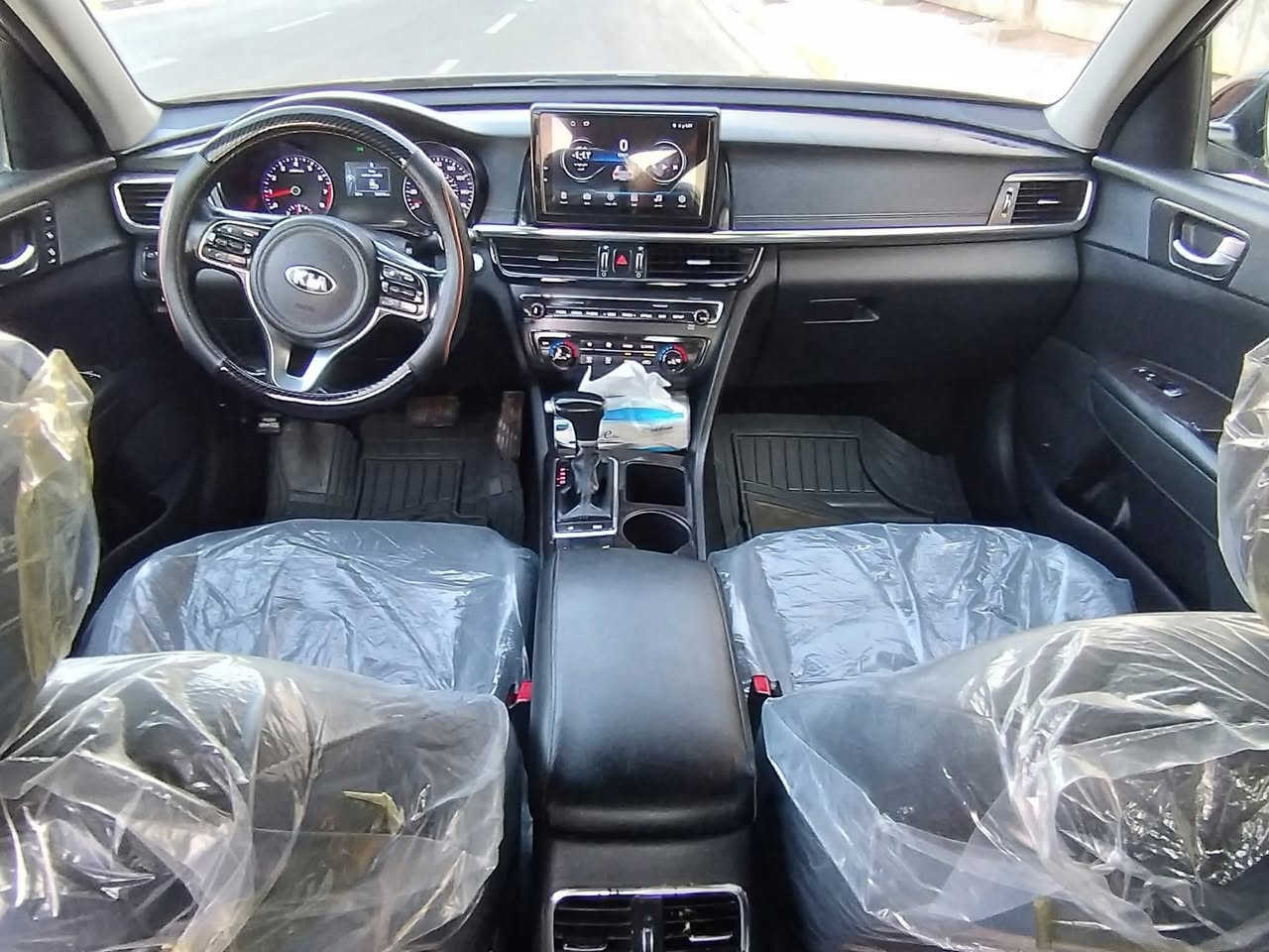 السلام عليكم أوبتما موديل 2017 رقم أربيل دولي سنوية لل 2029 تحويل بأسم المشتري. مواصفات السياره تبريد قطعتين أشاير بل مري شفط مري كشنات جلد تدفه كشن خزن كشن تدفه سترين شاشه كامره خلفيه بصمه بصمت ابواب تحكمات سترين جهتين (لايت زنون عالي ناصي )
بكلايت لد إشارة ترحيب
يعني سياره فوال من عدى الفتحه
 حجم المحرك GDi )2400)
گير محرك مكفول
بيها قطعتين صبغ 
السعر 138$ وبيها مجال 
مكان السيارة واسط 
للاتصال ***********
