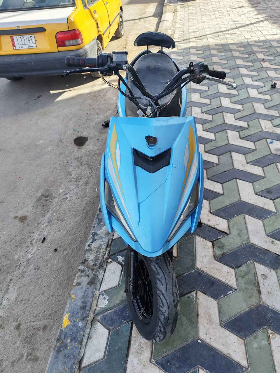 السلام عليكم
دراجه اف اس محرك ما مفتوح بس  مبدل ولفات   كامله  تشتغل هندر وسلف مناقصها شي تنكر وتطلع بس نقصها سوادات 

السعر 200    اتصل ***********

متواجد خاص
