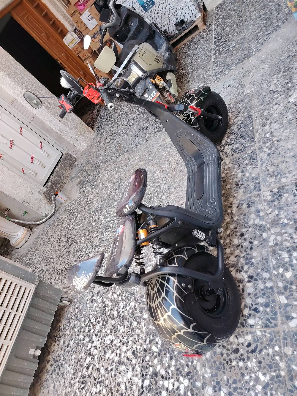 السلام عليكم
دراجة هارلي استعمال قليل
ملف ١٠٠٠واط بطارية ليثيوم ٦٠ فولت
ستوب لايت وبك لايت تنربط بلوتوث 
بغداد الأمين الثانية