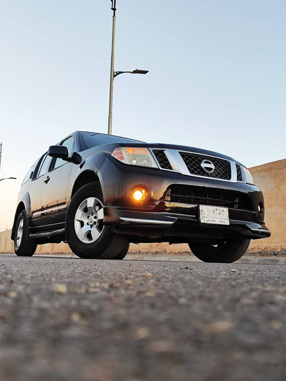 نيسان باثفندر ياباني
رقم واسط سنويه ٢٩ 
محرك سته سلندر سبعه راكب 
لون اسود داخل جديد سياره كلش جديده وخير من الله سياره مال جناي 
مكاني كوت هاتف ***********
