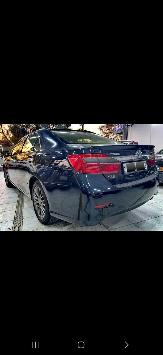 سلام عليكم ورحمة الله وبركاته 
عندي تيوتا كامري موديل 2012
خليجيه محرك 2500 4 سلندر
موصفات سياره سلايت طكتين 
كشنات تتفئه وكهرباء تحكم جهتين 
داخل عسلي صاج ملكي اربعه دسك 
سياره عليه ادامه كامله سياره 
تخم تاير جديد اصلي منضومت زينون 
سياره بيه 3 قطع كلير فقط بدون 
دكت جاكوج وبيه جراد بصيط كلش 
فقط مكاني بغداد الدورة اي ستفسار 
الخاص مفتوح او هاذا رقمي 
***********
بيع او مراوس حسب القناعه
