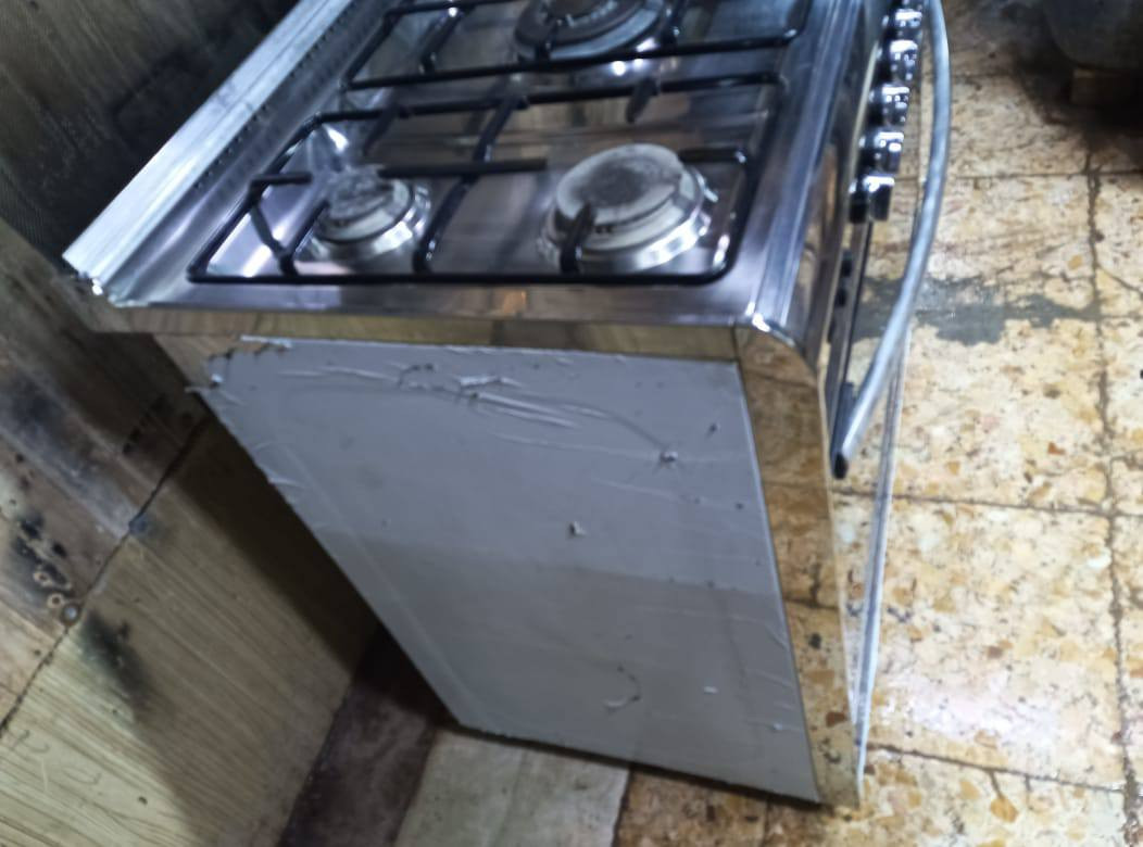 طباخ يوني فينصل مصري على فحص كلة شغال طباخ كلش جديد جيس الشركة بي لسة نضافة مئة بالمئة وبي ضمان شهر اي شي بي يرجع سعر 240وبي مجال لشراي يتصل ***********حلة حي المهندسين
