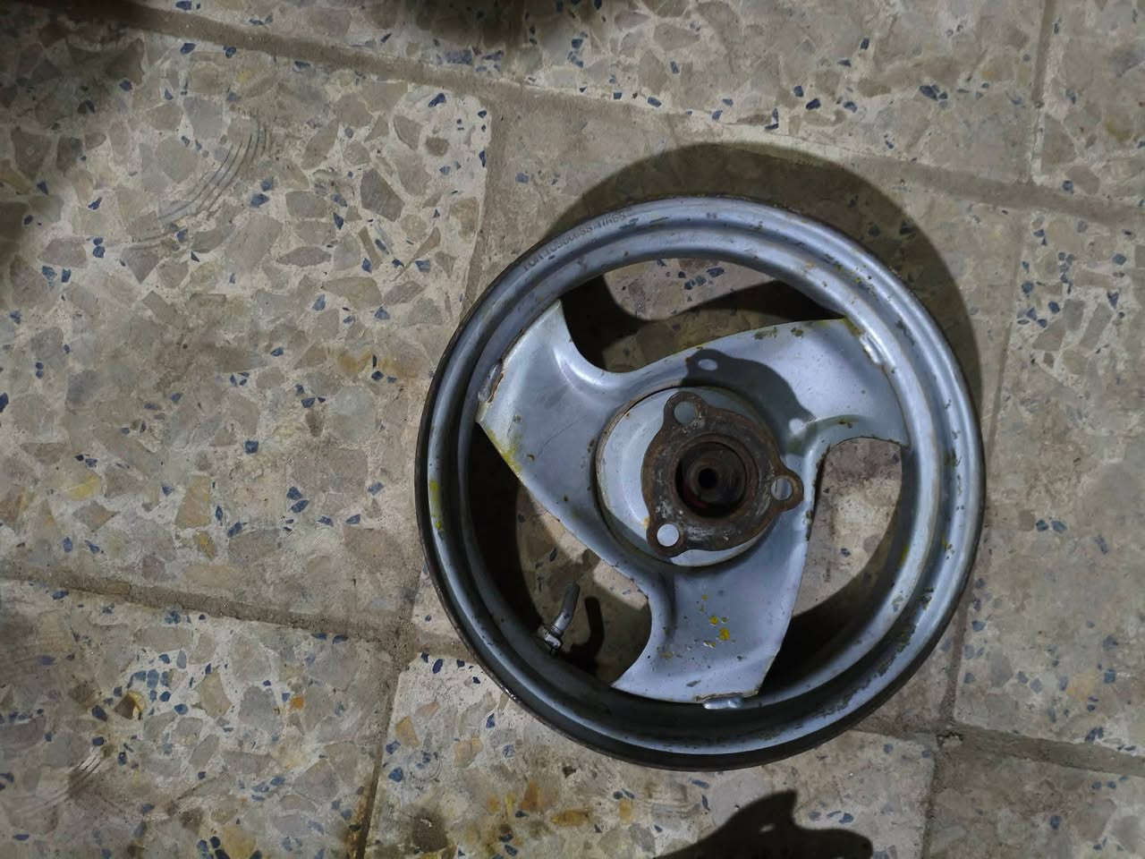 سلام عليكم
غراض بلاد لبيع 
كفرات عدله لون أسود مناسبات
شوته مختمه و كابريته اصليه شرط شغل تجي تشغل وتروح 
دبل خلفي نضيف 
ويل أمامي شيال مال مكينه بلادي وذا بيعه كلهن يختلف سعرهن ما عندي شي غالي بيهن


**إذا كنت صاحب هذا الإعلان وتريد حذفه لأي سبب، رجاءا أرسل رسالة إلى الدعم الفني**