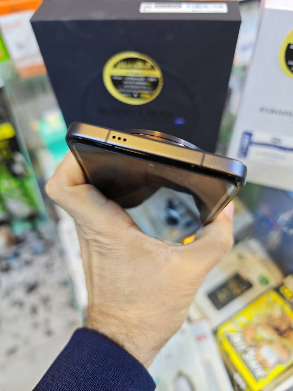 عملاق التصوير
فيفو x200 الترا
الذاكرة 512/16+16
المعالج sd 8 elite
الكاميرا 200+50+50
البطارية 6000
شاحن 90 واط

نظافة الجهاز 100
بطارية 100
ملحقات كاملة

السعر 1175،000 /اسعار ثابتة
الملك سنتر/السيدية
***********
