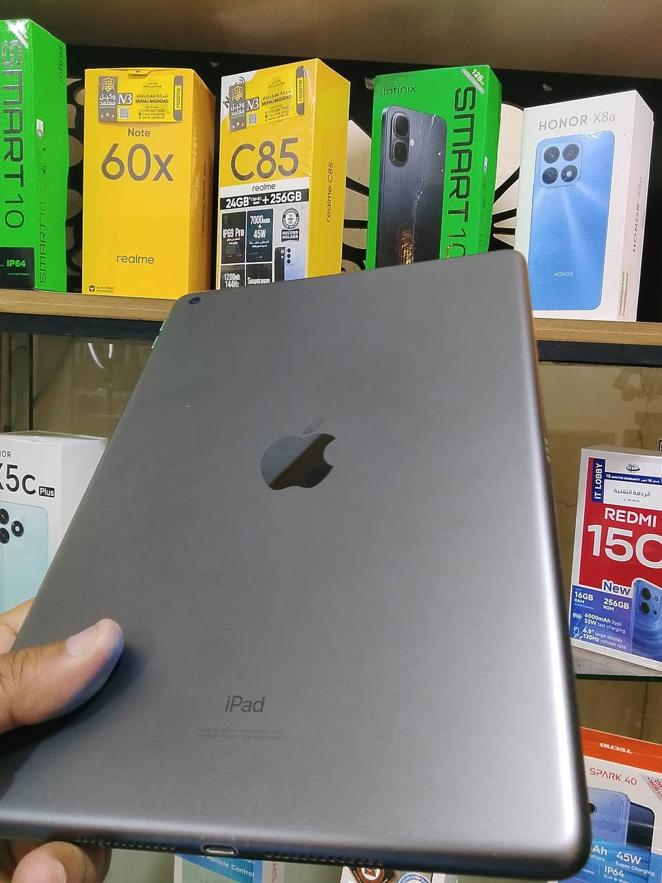ايباد 9
ذاكرة 64 
بطارية 86 
مكفول من كلشي مع كافة ملحقاتة 
يتوفر توصيل للجميع المحافظات.


**إذا كنت صاحب هذا الإعلان وتريد حذفه لأي سبب، رجاءا أرسل رسالة إلى الدعم الفني**