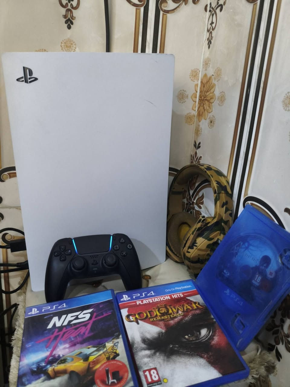 للمبادله بحساب بوبجي قوي بلي ستيشن 5سلم ويا 3اقراص وسماعه محيطيه هديه سعره 700وبي مجال شرط ماداخل تصليح وجديد صاله سبوع من مشتري مكاني نجف تفاصيل أكثر وتساب***********
