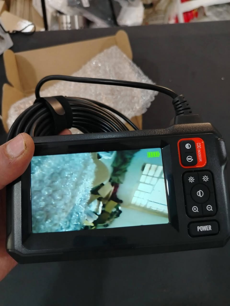 الجهاز هو منظار فحص صناعي (Industrial Endoscope) يُستخدم لتفقد الأماكن الضيقة وغير المرئية.المميزات الرئيسية: يتضمن الجهاز شاشة عرض مدمجة، وعادة ما تكون بدقة عالية (HD).الوظائف: يحتوي على أضواء LED للإضاءة في الظلام، ويتميز بكابل صلب وكاميرا مقاومة للماء بمعيار IP67.الاستخدامات: يستخدم بشكل واسع لفحص محركات السيارات، أنابيب الصرف الصحي، وحدات التكييف، وغيرها من التطبيقات المنزلية
اول تم ٣٥ مع توصيل


**إذا كنت صاحب هذا الإعلان وتريد حذفه لأي سبب، رجاءا أرسل رسالة إلى الدعم الفني**