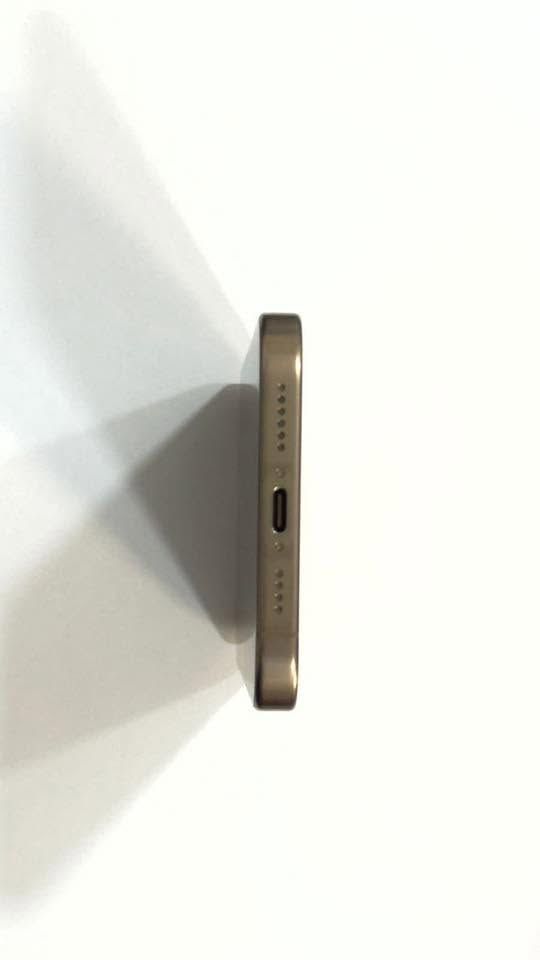 السلام عليكم 
ايفون 16 pro max
ذاكرة 256
للبيع نظافه 100%100
بطاريه99 
عدد الدورات 229
الجهاز كارتونه اخذته على ايدي فتحته صارله اقل السنة
مكاني بغداد الحسينيه 
***********
