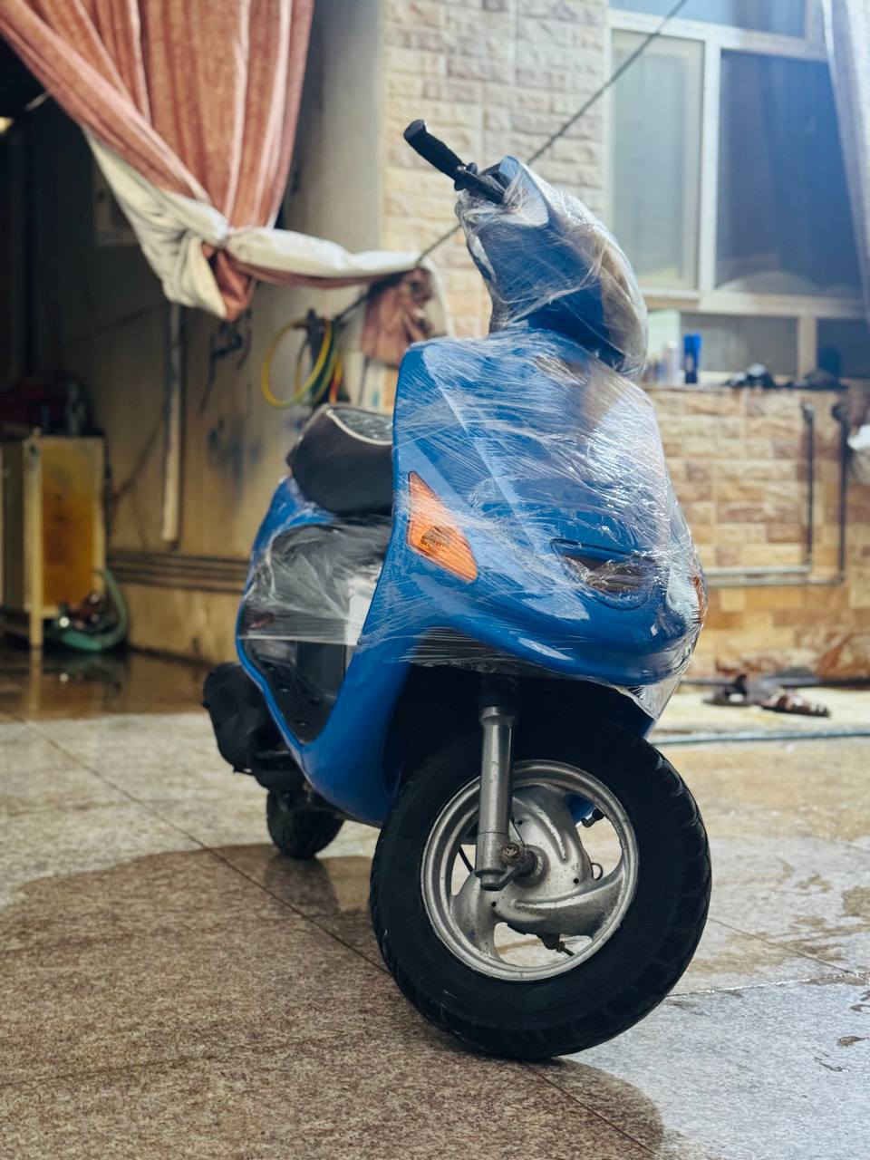 السلام عليكم 
دراجه فراشه للبيع 
بيع مستعجل 
(دراجه كامله للخير وكلشي شغال بيهة وكل نقص ما بيهة)  
تايرات جدد.    دبلات شغالات.   كهربائيات شغالة  سلف لايت اشاير هورن شغال .  دراجه نضيفه وكامله مال جناي      بيع مستعجل 
سعر الدراجه.  330 وبيهة مجال 
مكان الدراجه.  الحله قضاء القاسم 

***********
