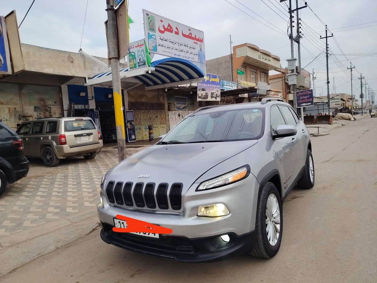 سلام عليكم جيب بزون لبيع 2017 حره تحويل بغداد مشروع وطني راعيه صديقي تحويله بكل المحافظات مشروع وطني  ومكان السياره وراعيه بلعماره  يحولك ثاني يوم الرقم الجديد سنويه جديده حادثها جاملغ وبنيد بيهن صبغ بدون  دواخل ولا واصله شاصي ولا إرباك ظارب سياره جاهزه كير مكينه تبريد كله على الفحص فول مواصفات  بنر أما بصمه ابواب وتشغيل تشغيل بعد كرسي كهرباء كشنات تدفئه وتبريد حساس خلفي شاشه كبيره فور ويل رادرات بلمري اشاير ترحيب وبعد اكو مواصفات مكينه سته سلندر  السعر 128 ورقه  وبيها مجال قليل سونار مرفق لاستفسار ***********
