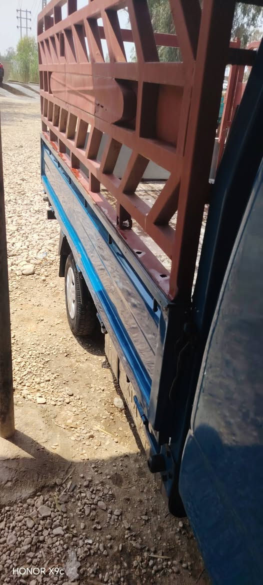 سلام عليكم من رخصكم عندي كيه ام عيون  موديل ٢٠٠١ رقم بابل انكليزي رقم هاتف *********** السعر ٦٨
